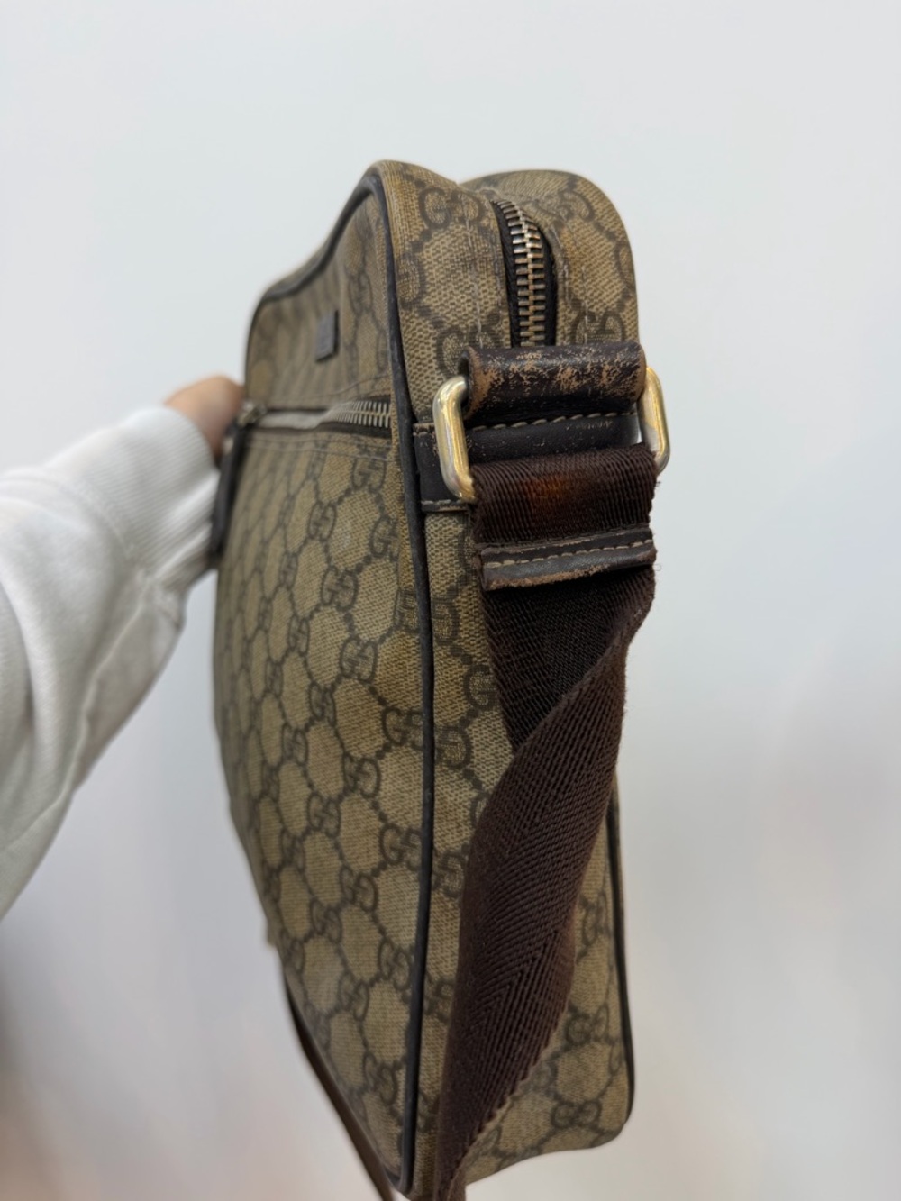 Gucci Brown GG Monogram Messenger Bag - Picture 3 of 8